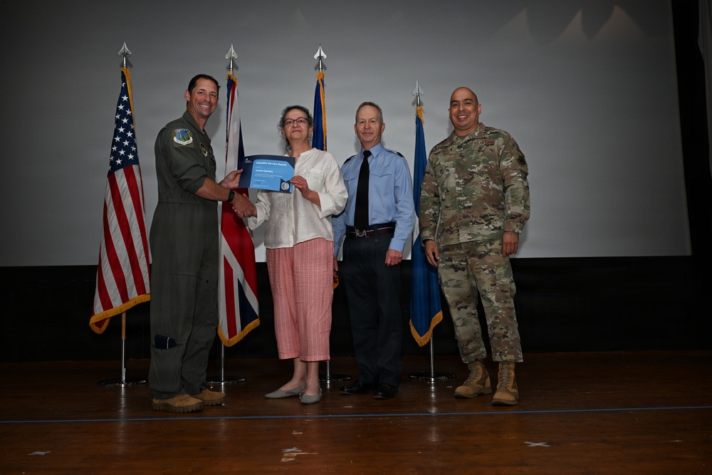 48 FW celebrates 1st quarter awards