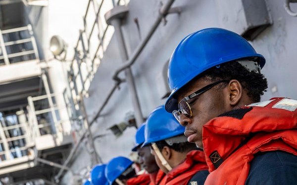 USS Iwo Jima Conducts a Replenishment-At-Sea