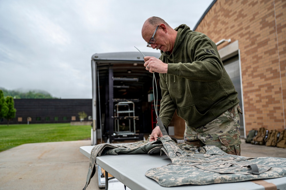 911th AES Airmen build lifesaving skills during TCCC course