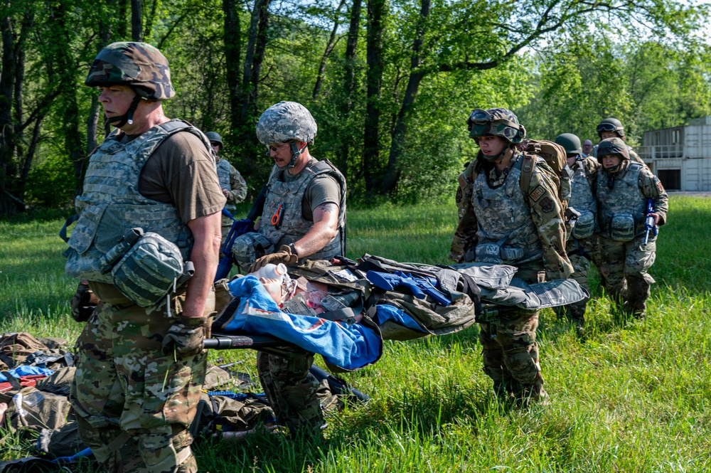 911th AES Airmen build lifesaving skills during TCCC course
