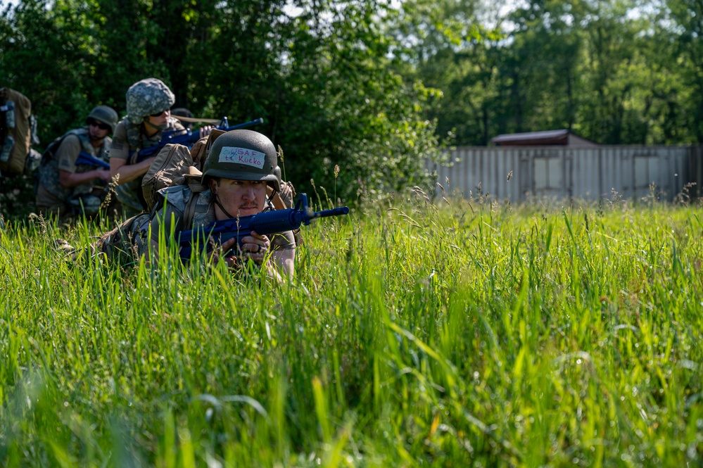 911th AES Airmen build lifesaving skills during TCCC course