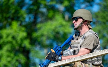 911th AES Airmen build lifesaving skills during TCCC course