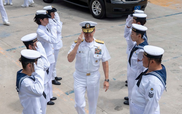 COMPACFLT visits the Japan Training Squadron's flagship JS Kashima