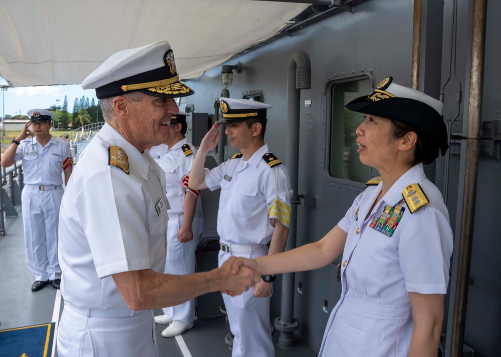 COMPACFLT visits the Japan Training Squadron's flagship JS Kashima