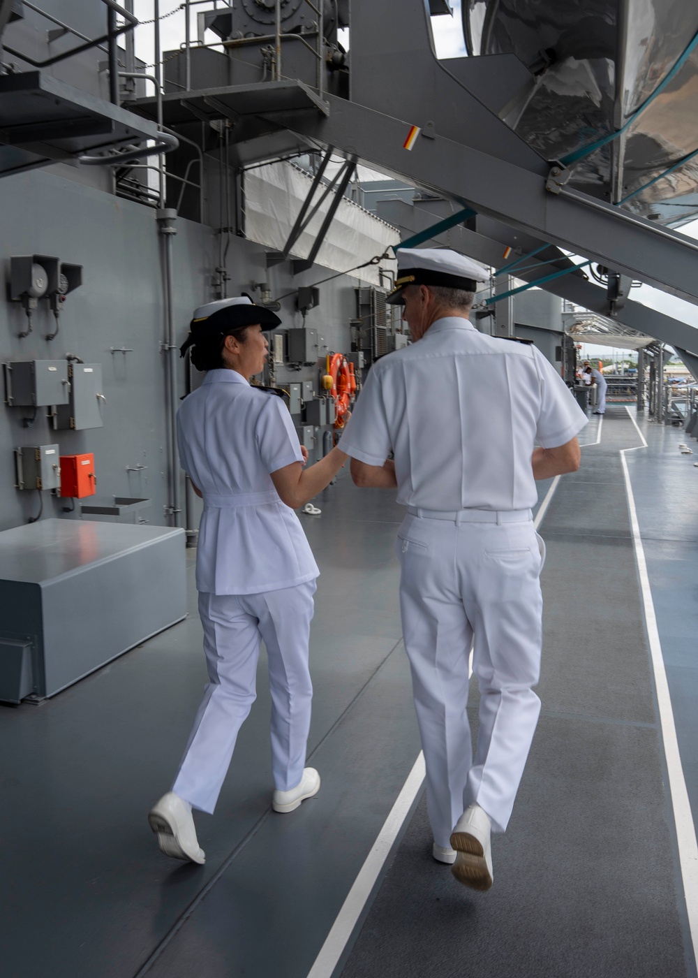 COMPACFLT visits the Japan Training Squadron's flagship JS Kashima