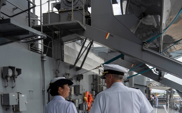 COMPACFLT visits the Japan Training Squadron's flagship JS Kashima