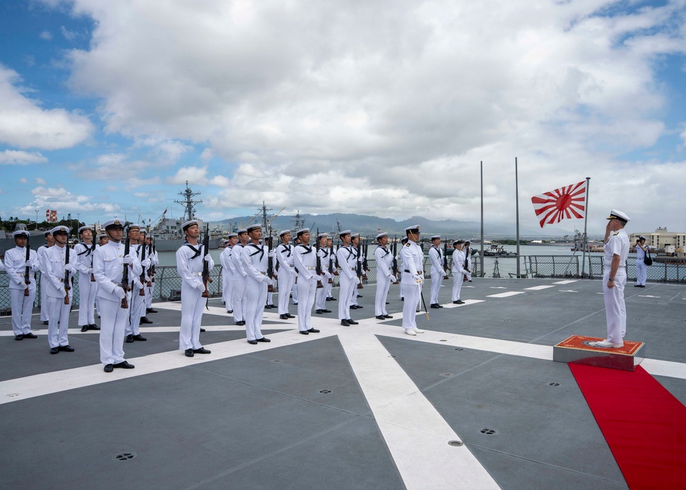 COMPACFLT visits the Japan Training Squadron's flagship JS Kashima