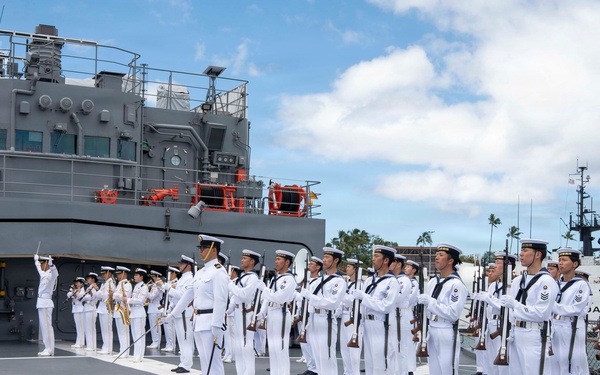 COMPACFLT visits the Japan Training Squadron's flagship JS Kashima