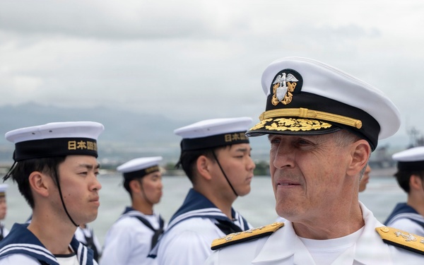 COMPACFLT visits the Japan Training Squadron's flagship JS Kashima