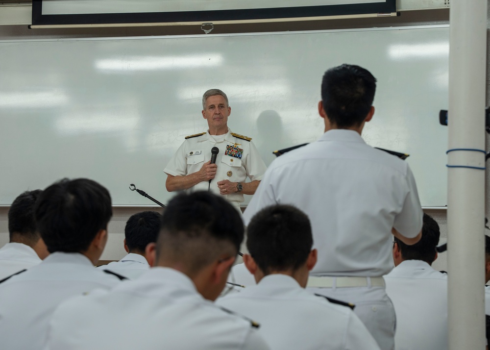 COMPACFLT visits the Japan Training Squadron's flagship JS Kashima