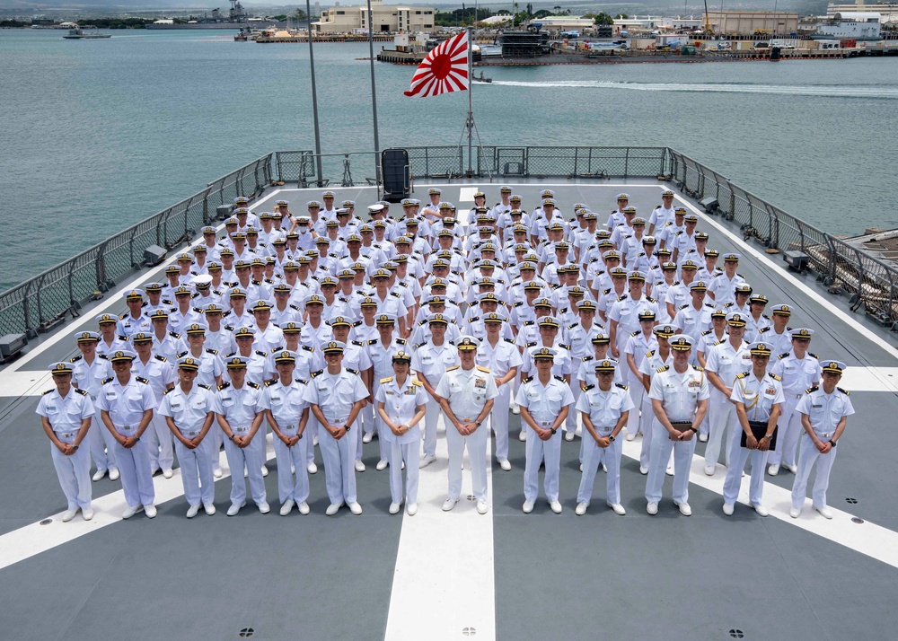 COMPACFLT visits the Japan Training Squadron's flagship JS Kashima