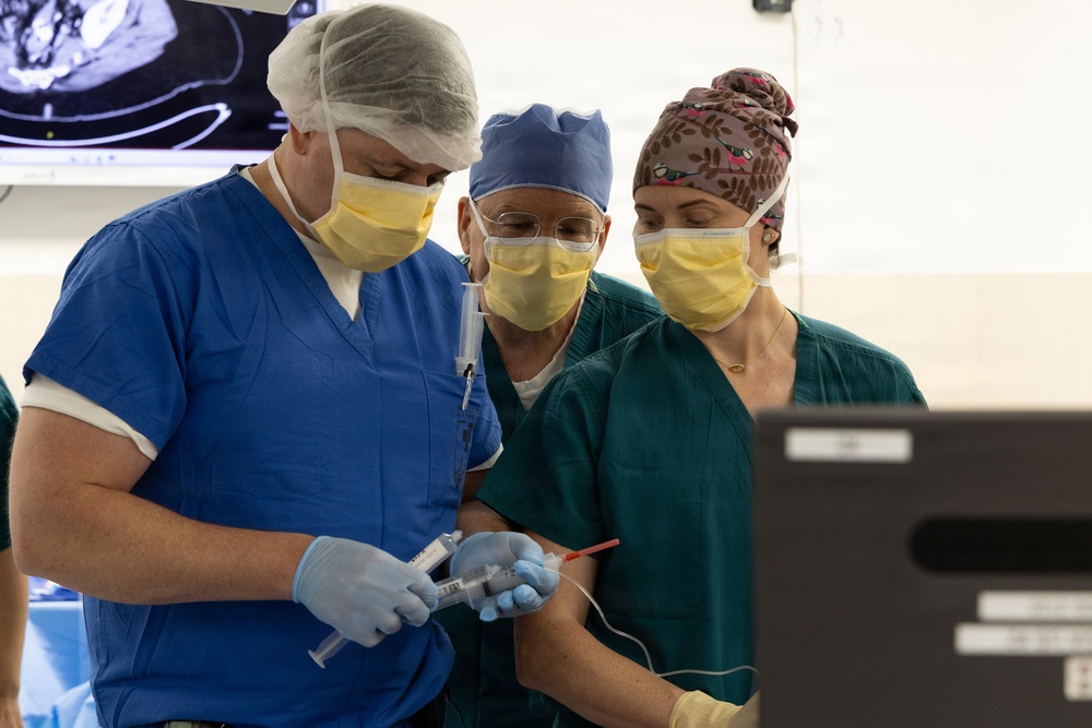 Walter Reed Organ Transplant Service team performs kidney transplant