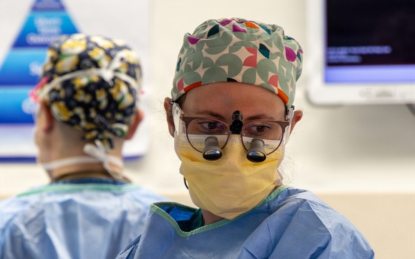 Walter Reed Organ Transplant Service team performs kidney transplant