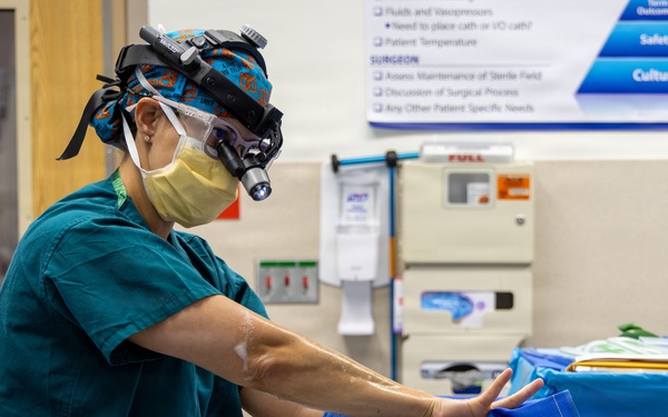 Walter Reed Organ Transplant Service team performs kidney transplant