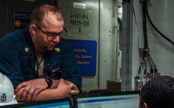 Ronald Reagan Sailors Conduct Dental Inspections