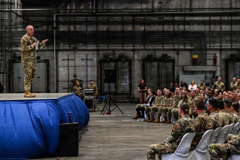 CMSAF discusses readiness, Airmen priorities during Eglin AFB all-call