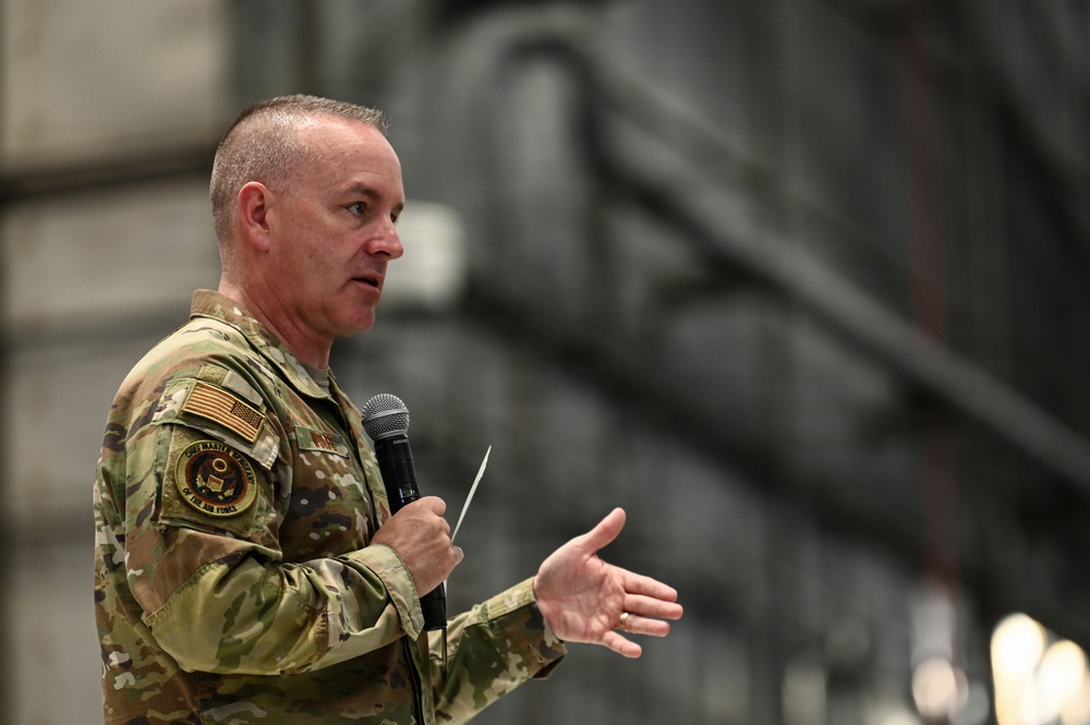 CMSAF discusses readiness, Airmen priorities during Eglin AFB all-call