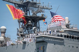 USS Ashland Returns to Naval Base San Diego