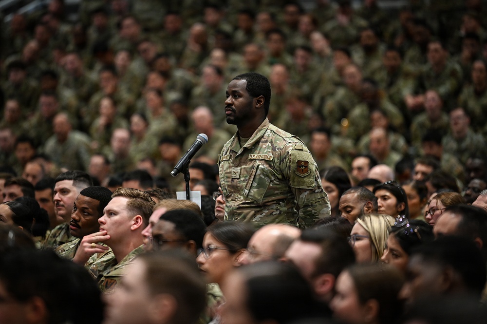 CMSAF discusses readiness, Airmen priorities during Eglin AFB all-call