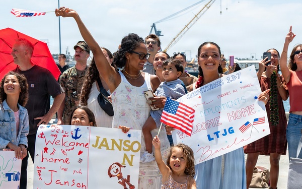 USS Ashland Returns to Naval Base San Diego