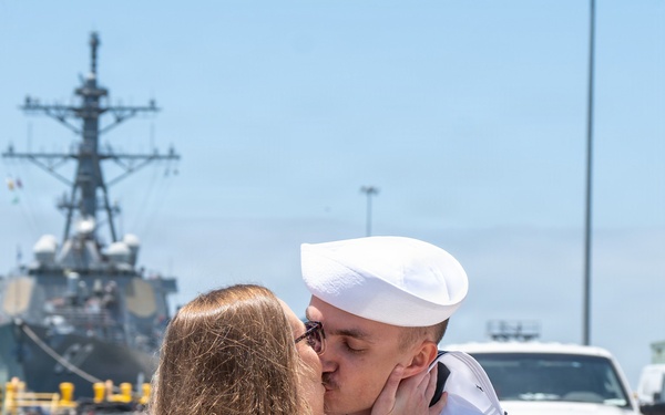 USS Ashland Returns to Naval Base San Diego