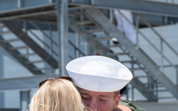 USS Ashland Returns to Naval Base San Diego