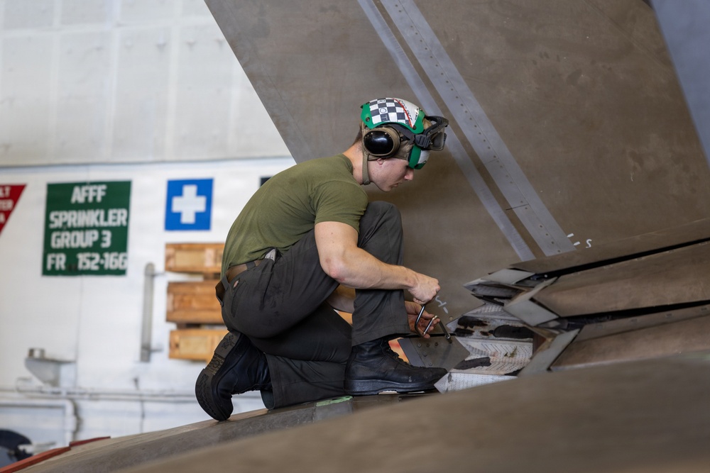 USS Abraham Lincoln Conducts Aircraft Maintenance
