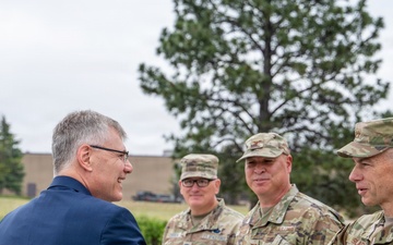 SECAF Visit  to 2 NWS
