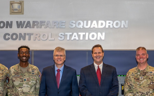 SECAF Visit  to 2 NWS