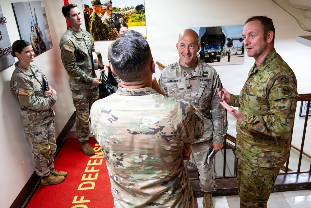 94th AAMDC CG meets with USARPAC DCG