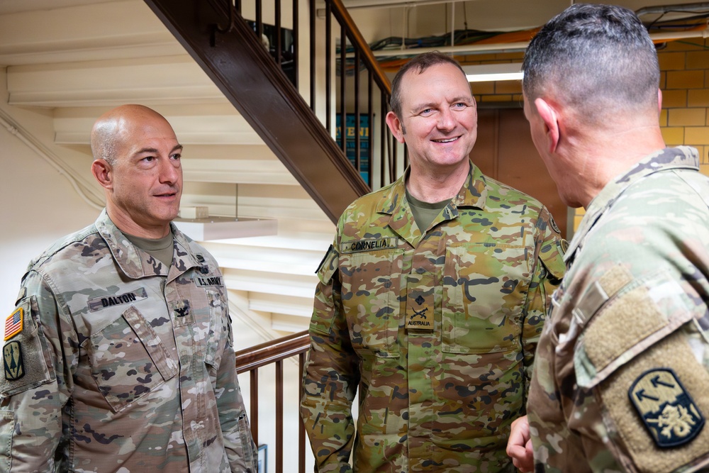 94th AAMDC CG meets with USARPAC DCG