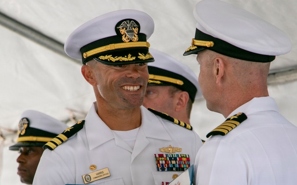 USS Oakland (LCS 24) Holds Change of Command Ceremony