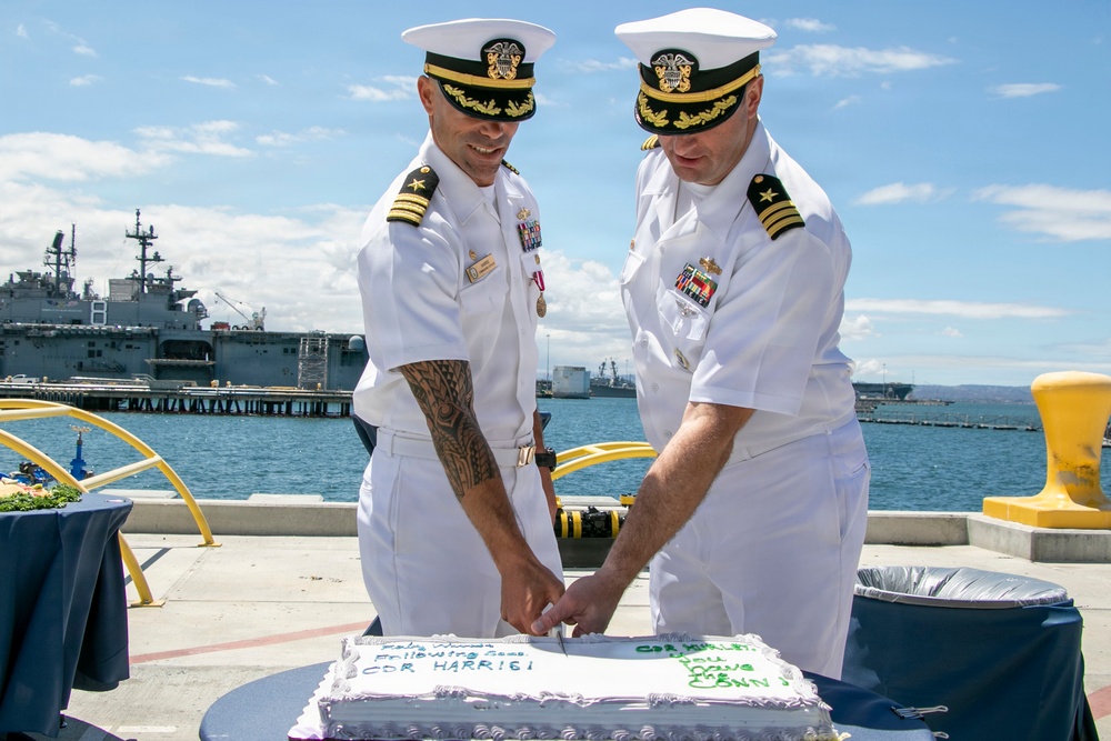 USS Oakland (LCS 24) Holds Change of Command Ceremony