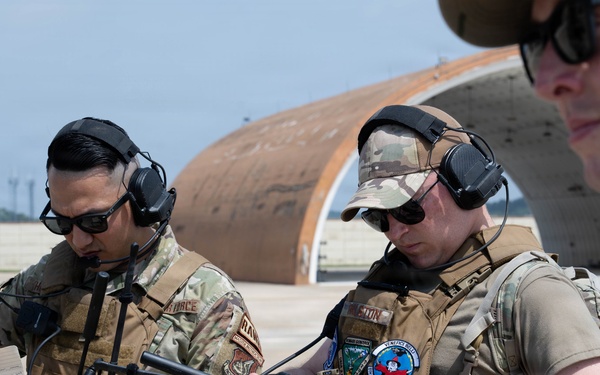 Clear to land: 8th, 51st OSS Airmen attend LZSO course at Kunsan AB