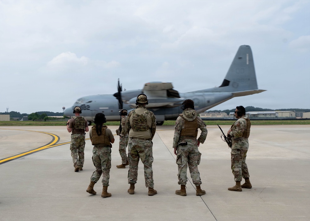 Clear to land: 8th, 51st OSS Airmen attend LZSO course at Kunsan AB