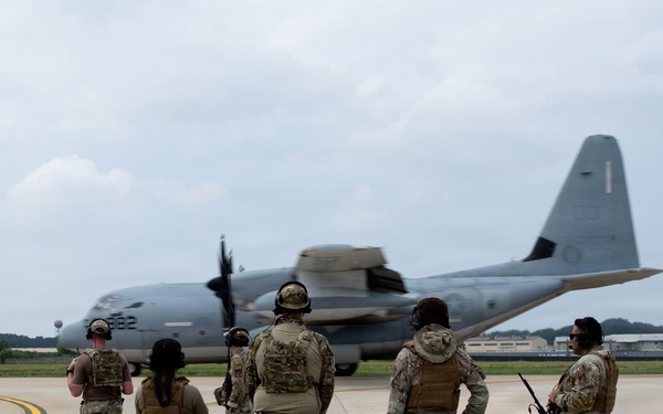 Clear to land: 8th, 51st OSS Airmen attend LZSO course at Kunsan AB
