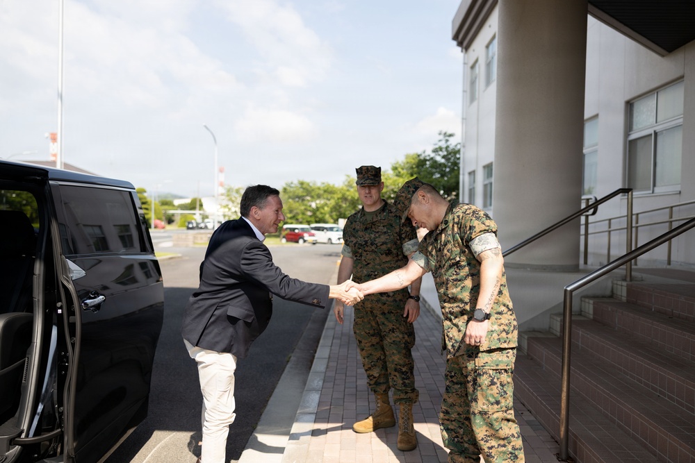 Australian ambassador-designate to Japan visits MCAS Iwakuni