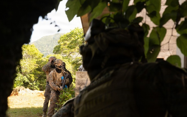Marines with 2/8 Conduct Force on Force