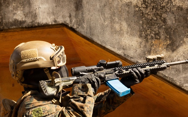 Marines with 2/8 Conduct Force on Force