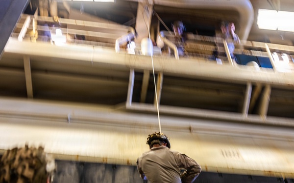 11th MEU Marines, Sailors Conduct Rappelling Training Aboard USS Boxer