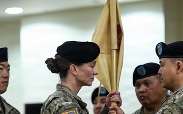 USAG-H HHC welcomes new commander