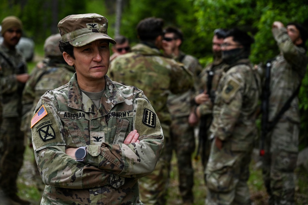 329th RSG command visits troops in Finland