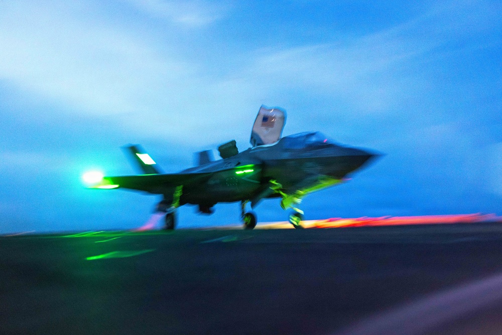 11th MEU Marines, Sailors Conduct Flight Operations Aboard USS Boxer