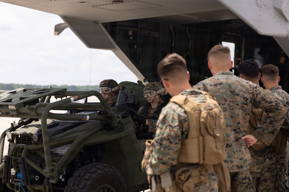 HMH-461 conducts vehicle embarkation training with the CH-53K
