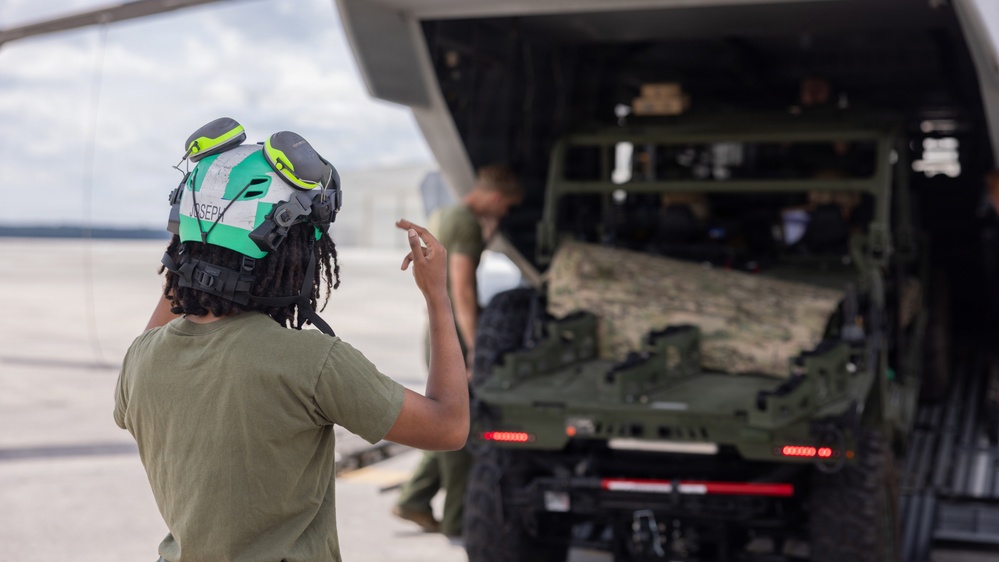 HMH-461 conducts vehicle embarkation training with the CH-53K