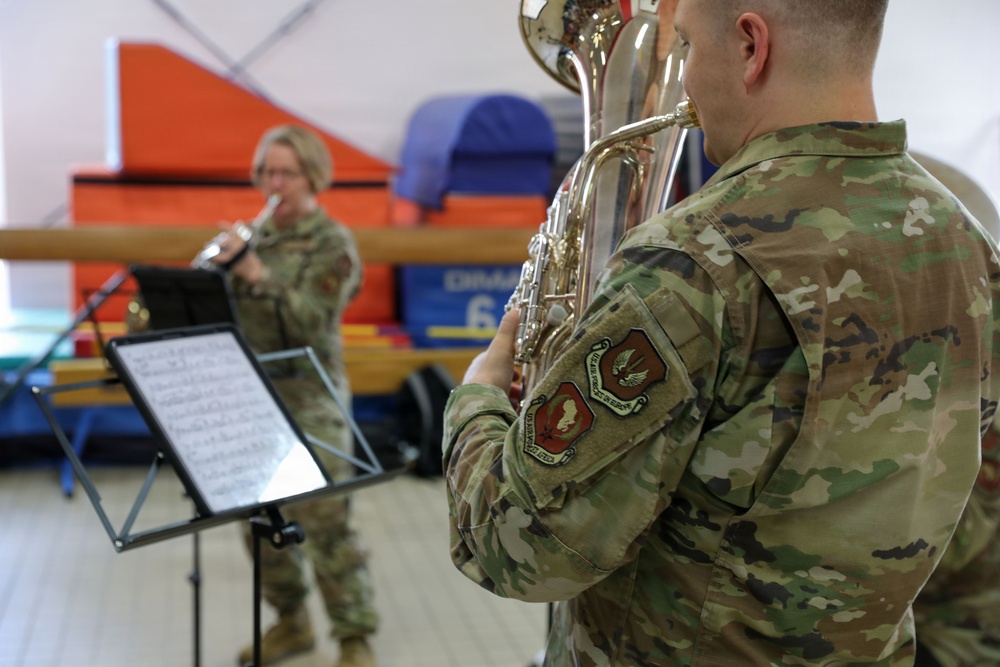 U.S. Forces begin D-Day commemorations with Les Roseaux School musical exchange