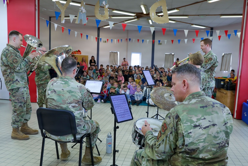 U.S. Forces begin D-Day commemorations with Les Roseaux School musical exchange