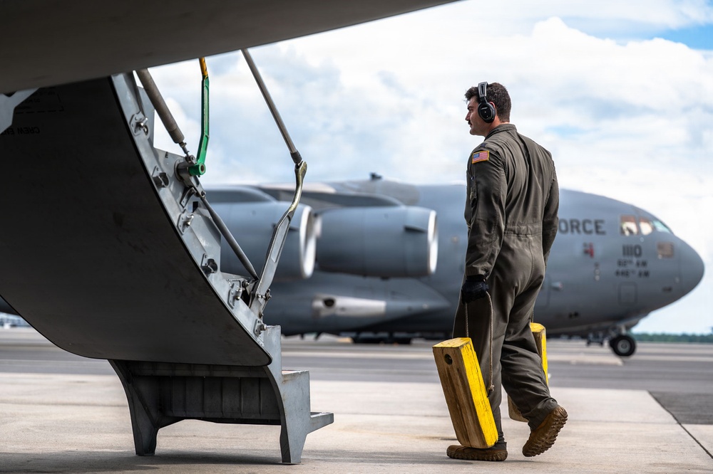 Soccer &amp; C-17s: an anthem flyover