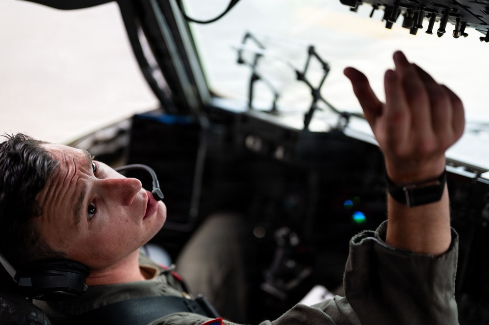 Soccer &amp; C-17s: an anthem flyover