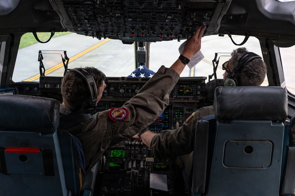 Soccer &amp; C-17s: an anthem flyover
